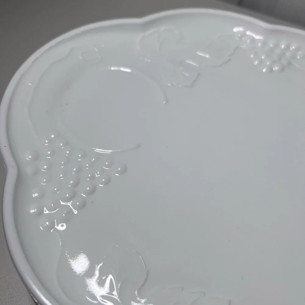 1-Vintage Indiana Glass Colony Harvest Grape Snack Replacement Plate Milk Glass
